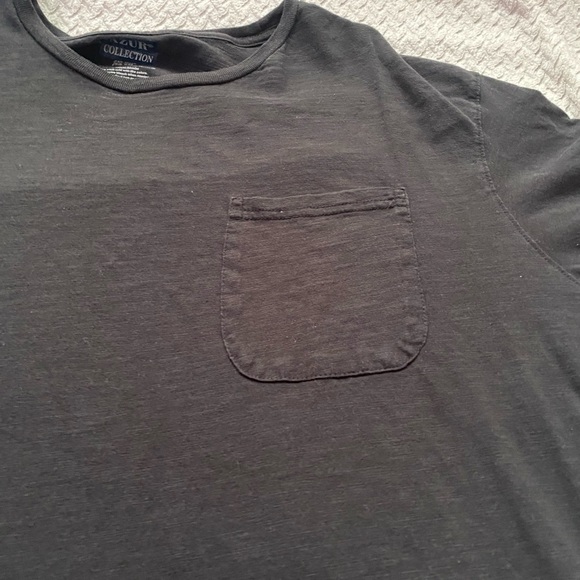 Black T-shirt with pocket - Picture 3 of 3